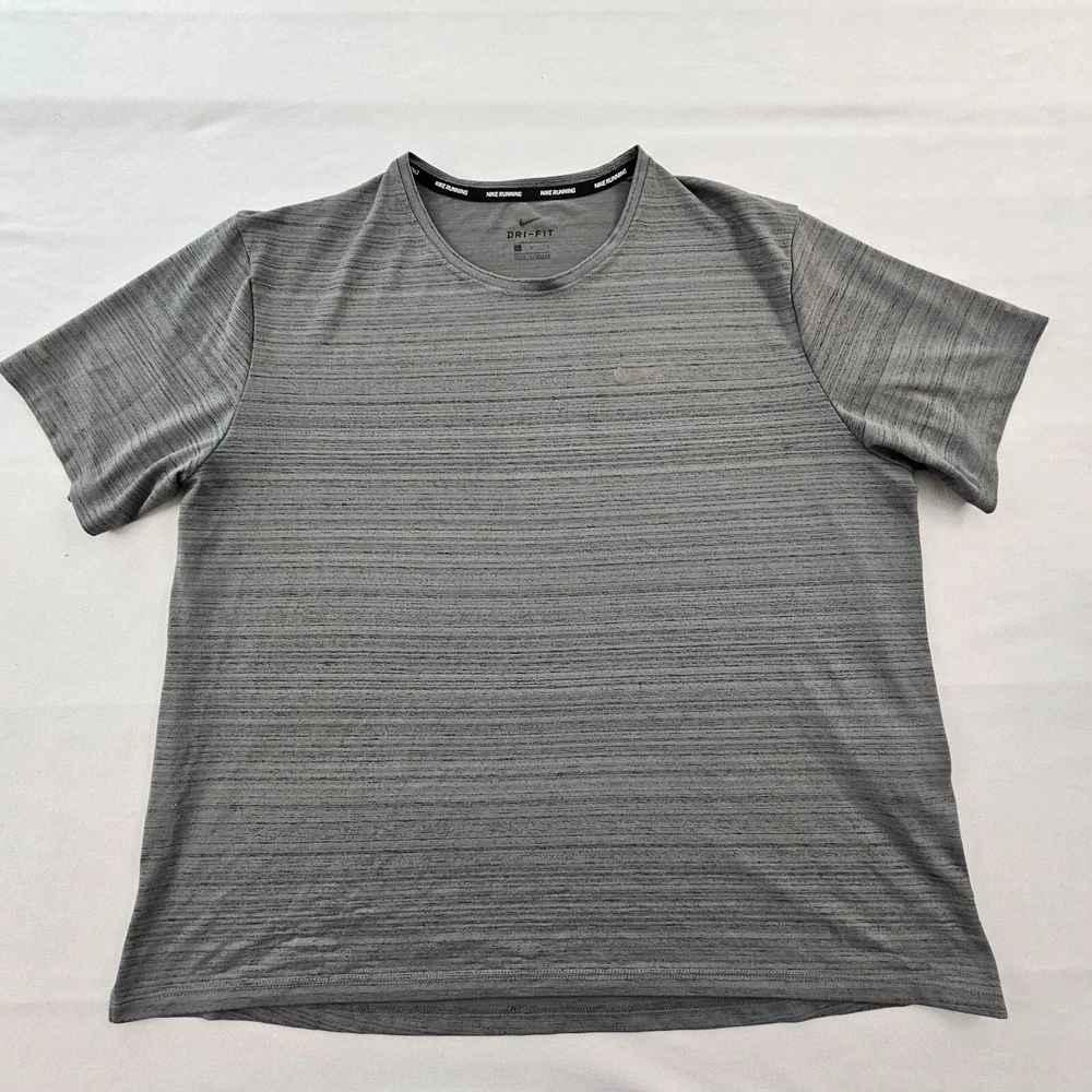Nike Running Dri-Fit Gray Short Sleeve Performance T-Shirt Men's L
